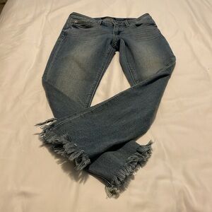 Lucky Brand Lolita skinny jeans medium was size 2/26
